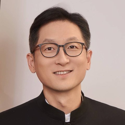 葛海龙 · 优贝德集团创始人